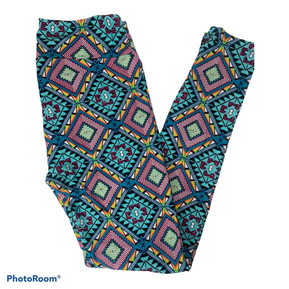 New with Tags LuLaRoe Buttery Soft OS (one size) Leggings They fit women sizes 2